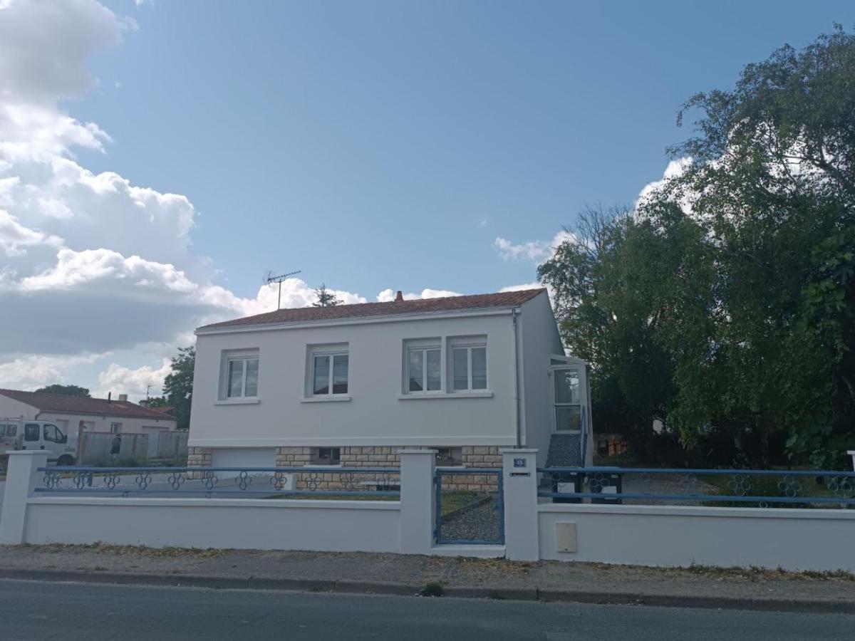 Charmante Maison Entre Mer Et Campagne La Jarrie Buitenkant foto
